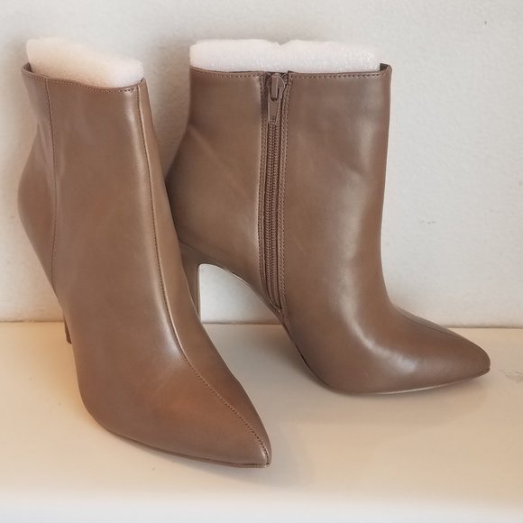 Charles by Charles David Delicious Bootie, Size 7 - Picture 1 of 3